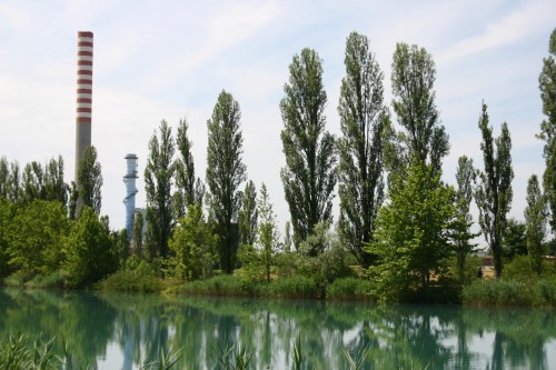 Sul Mincio a caccia di idee per la ciminiera, Campogalliano cerca operatori per l’area dei laghi
