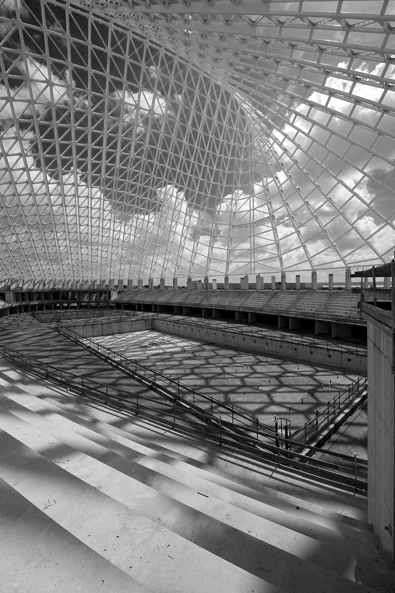 Tre anni di silenzio a Tor Vergata. Viaggio nel monumento incompiuto di Calatrava