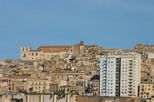 Città ibernate e consegnate al passato. Architetti, costruttori e ambientalisti in rivolta