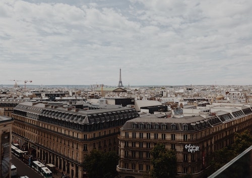 Ada Colau e Anne Hidalgo, a lezione di urbanità con le due sindache di Barcellona e Parigi 