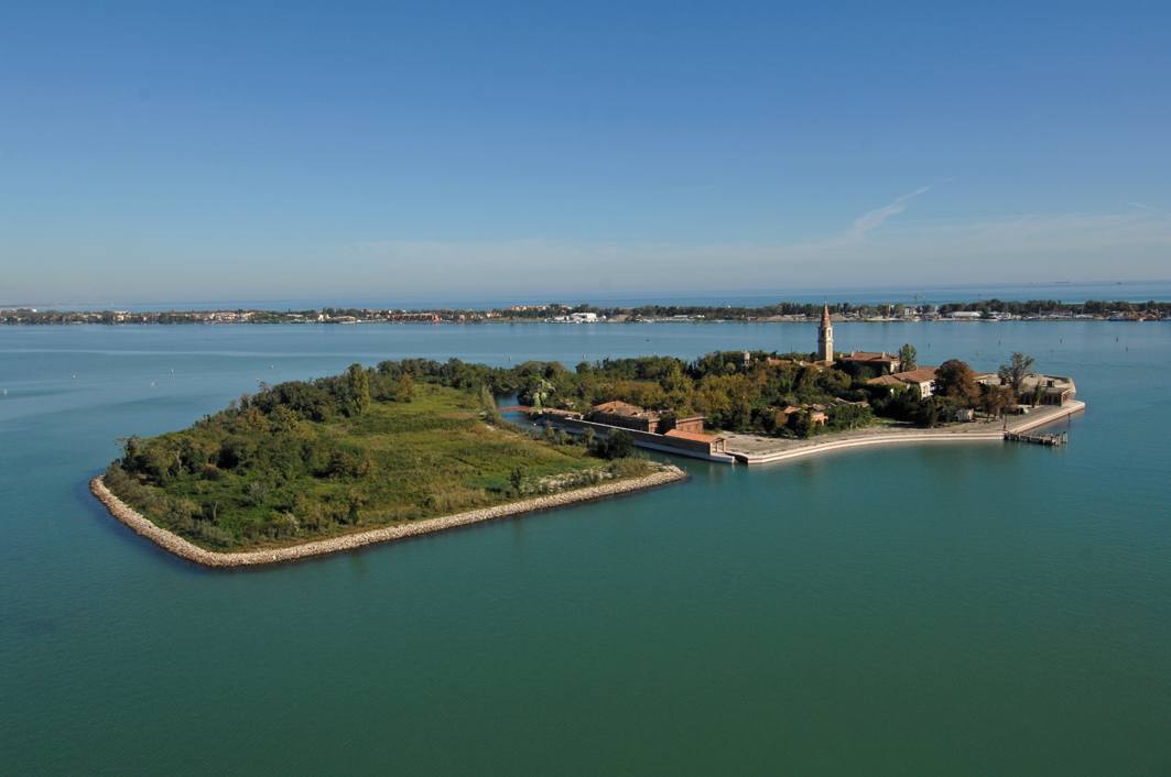 Non è bastata la colletta dei veneziani, a rischio il sogno dell’isola di Poveglia