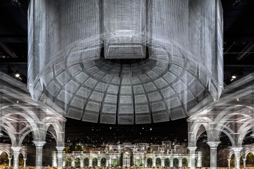 Edoardo Tresoldi sbarca ad Abu Dhabi con la sua prima opera indoor