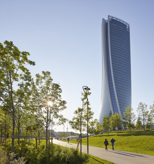 Rush finale per Zaha Hadid a Milano, in estate l’inaugurazione per la Torre Generali