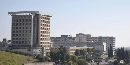Nuovo ospedale di Salerno, corsa a 15 (star comprese) per un incarico da 13 milioni