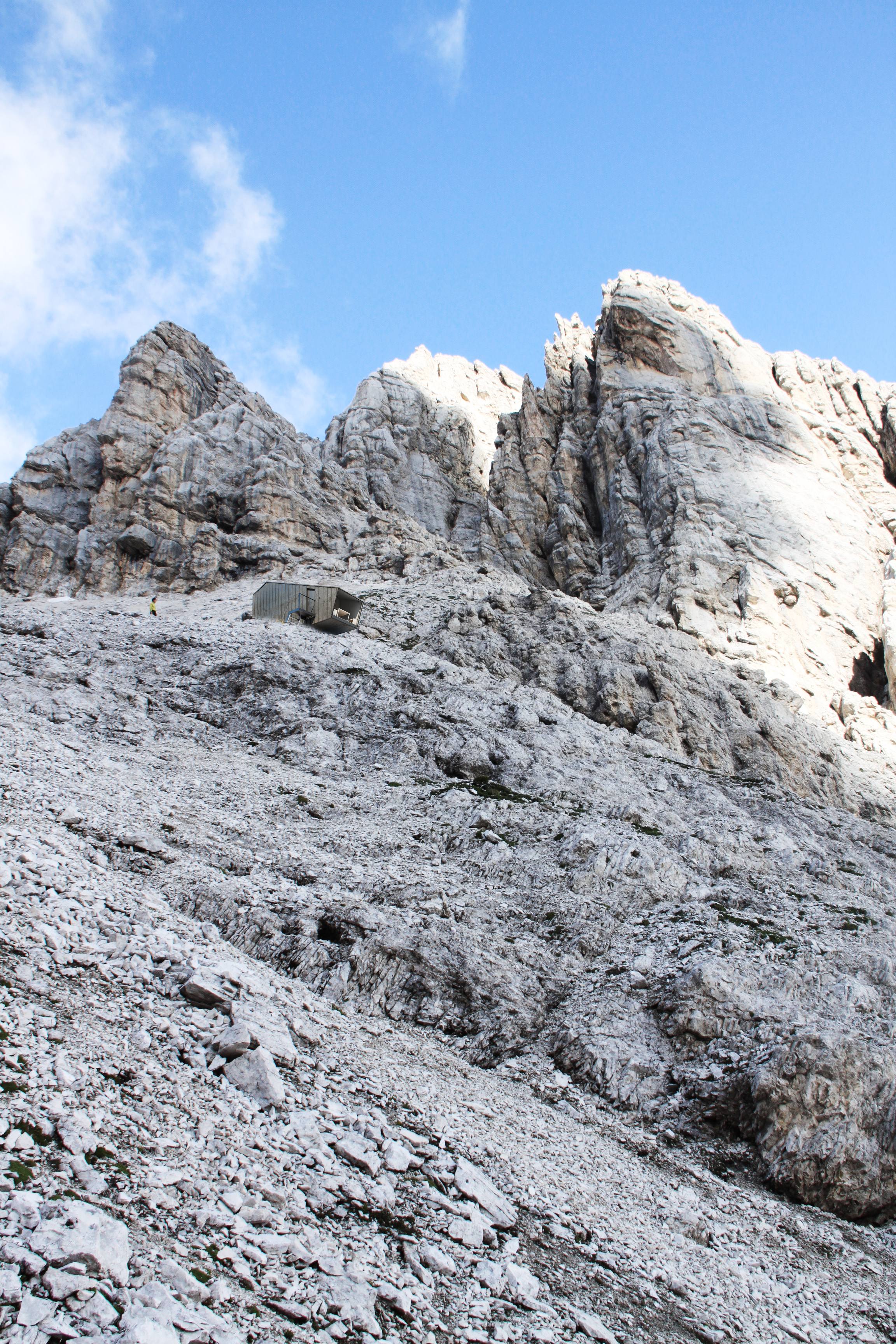 Scelto il progetto di Demogo per il bivacco a +2660 metri sulle Dolomiti bellunesi