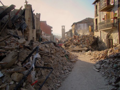 Post sisma, come fare? Team interdisciplinari per ricostruire i luoghi dello stare insieme 